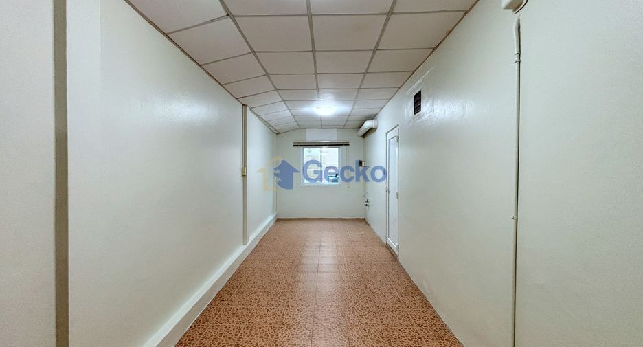 Casa en alquiler de 3 habitaciones en Bang Lamung, Chonburi