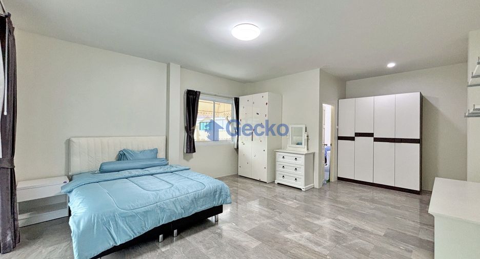 Casa en alquiler de 3 habitaciones en Bang Lamung, Chonburi