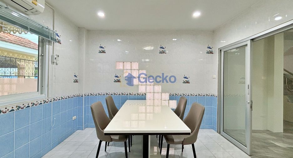 Casa en alquiler de 3 habitaciones en Bang Lamung, Chonburi