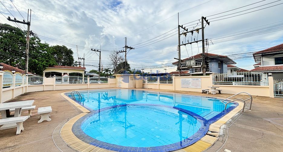 Casa en alquiler de 3 habitaciones en Bang Lamung, Chonburi