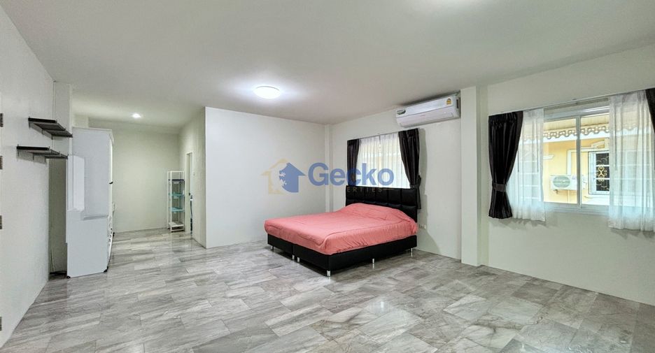 Casa en alquiler de 3 habitaciones en Bang Lamung, Chonburi