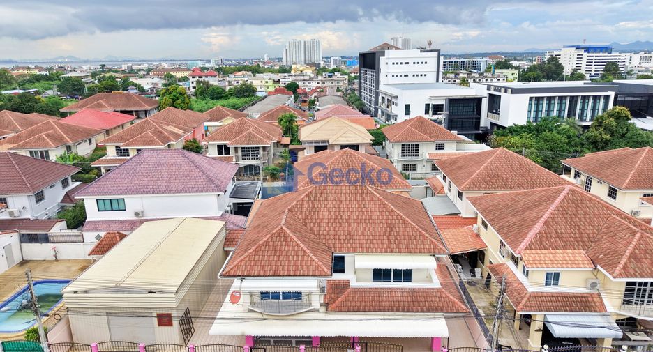 Casa en alquiler de 3 habitaciones en Bang Lamung, Chonburi
