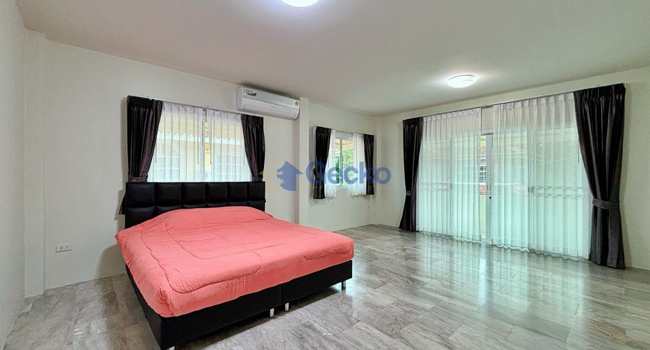 Casa en alquiler de 3 habitaciones en Bang Lamung, Chonburi