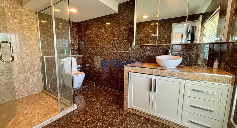 For sale 2 bedrooms condo in Jomtien, Pattaya