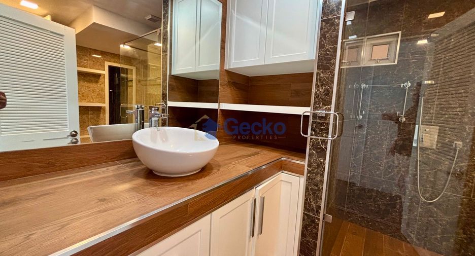 For sale 2 bedrooms condo in Jomtien, Pattaya