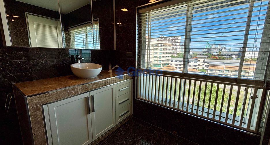 For sale 2 bedrooms condo in Jomtien, Pattaya