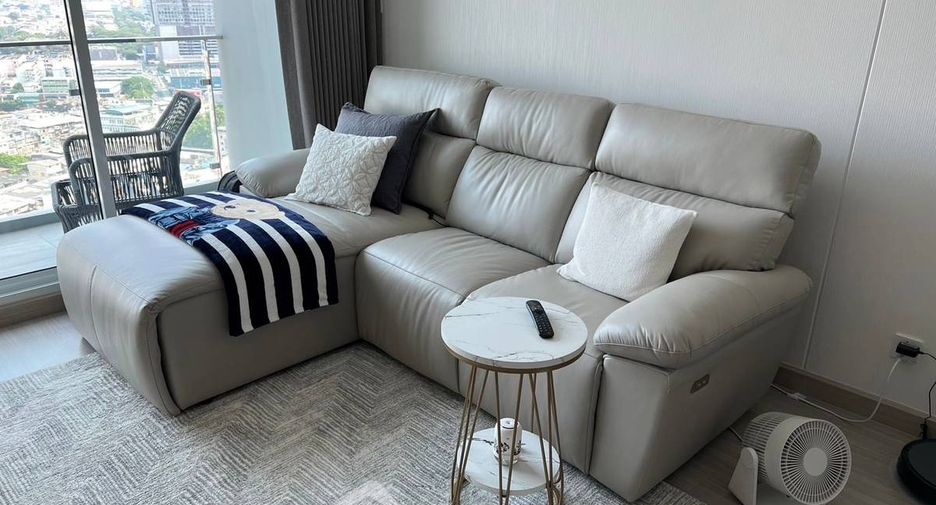For rent 2 bedrooms condo in Bang Rak, Bangkok