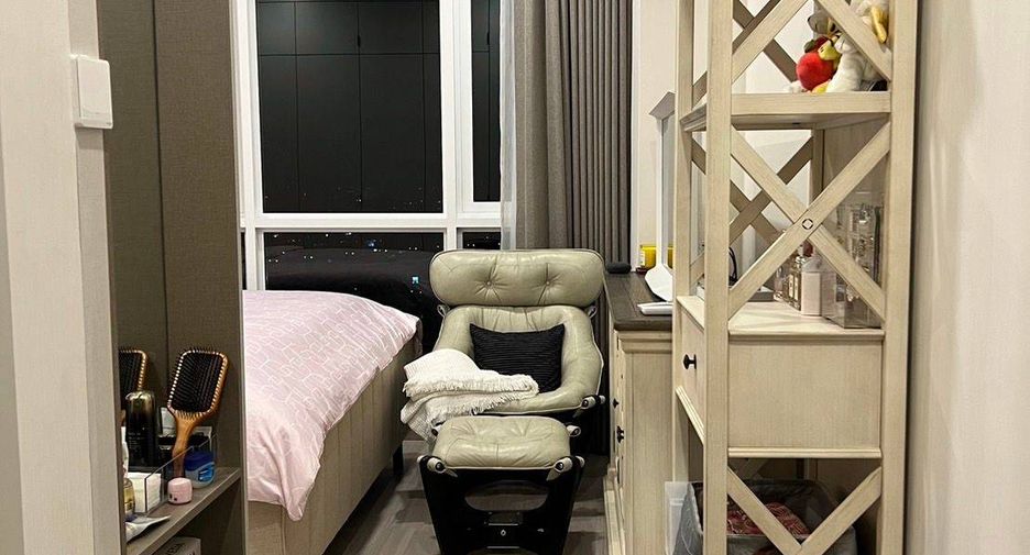 For rent 2 bedrooms condo in Bang Rak, Bangkok