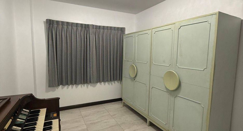 Reihenhaus zur Miete mit 4 Zimmer in Phra Khanong, Bangkok