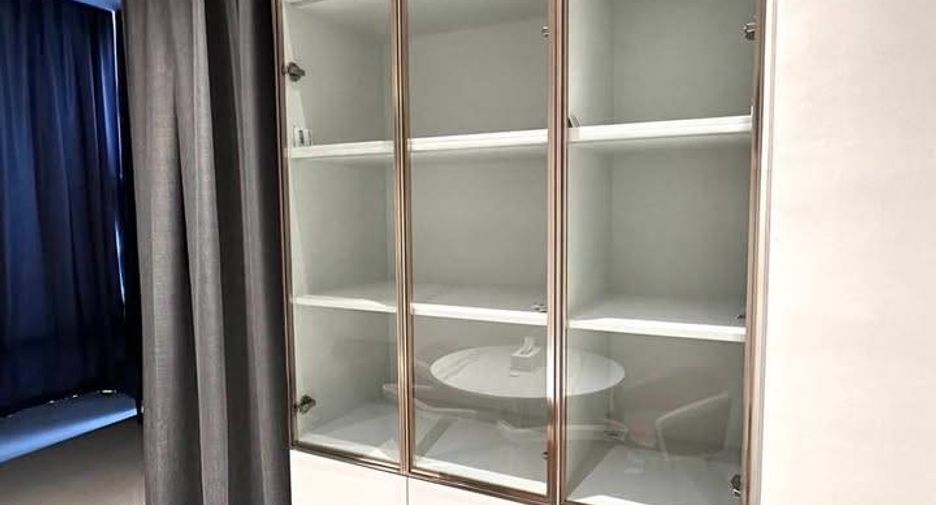 Condo en alquiler de 2 habitaciones en Bang Rak, Bangkok