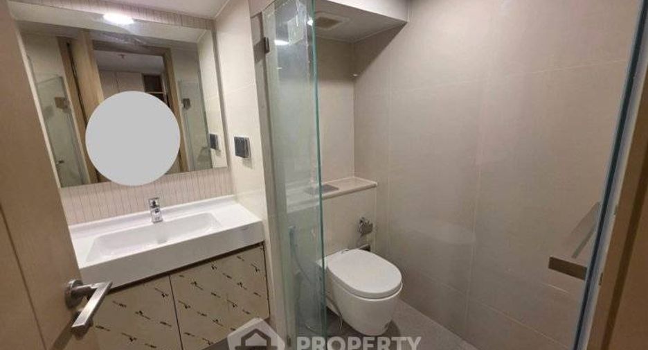 For rent 2 bedrooms condo in Bang Rak, Bangkok