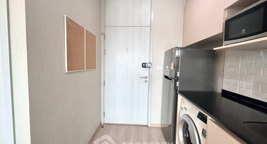 For rent 2 bedrooms condo in Huai Khwang, Bangkok