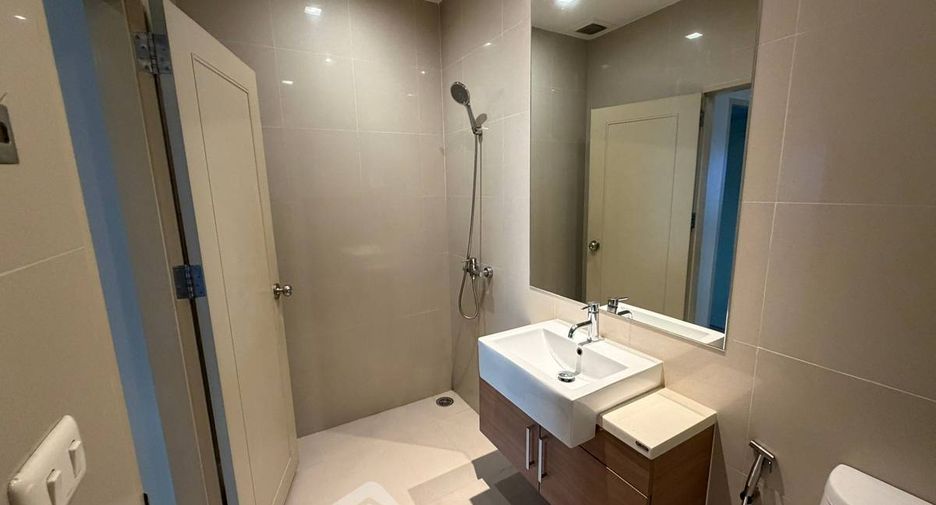 Condo en alquiler de 2 habitaciones en Khlong Toei, Bangkok