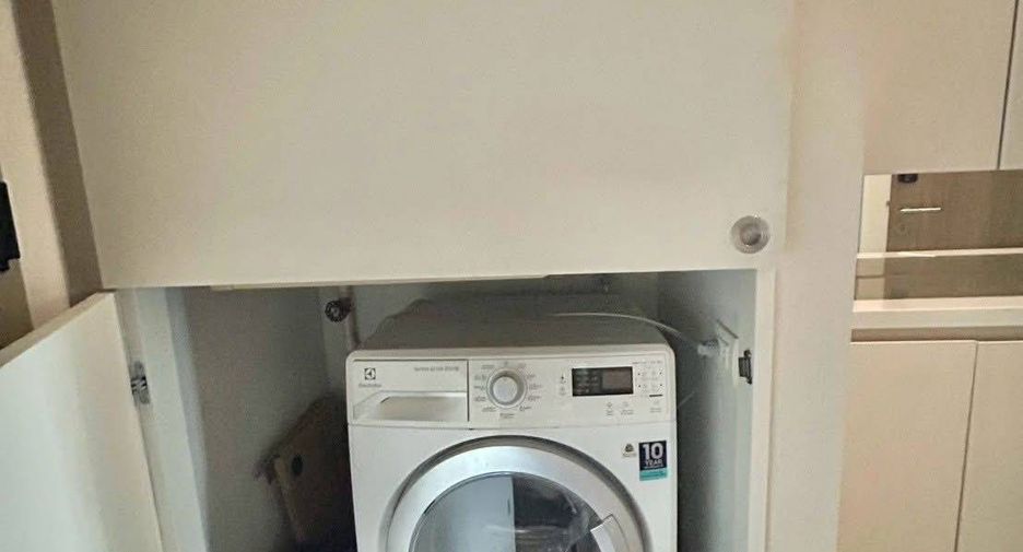 For rent 2 bedrooms condo in Pathum Wan, Bangkok