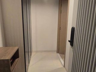 Condo en alquiler de 2 habitaciones en Huai Khwang, Bangkok