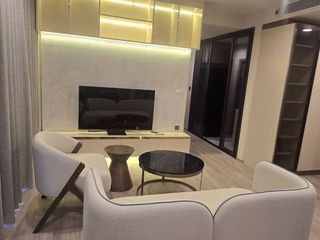 Condo en alquiler de 2 habitaciones en Huai Khwang, Bangkok