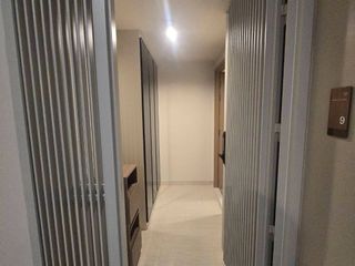 Condo en alquiler de 2 habitaciones en Huai Khwang, Bangkok