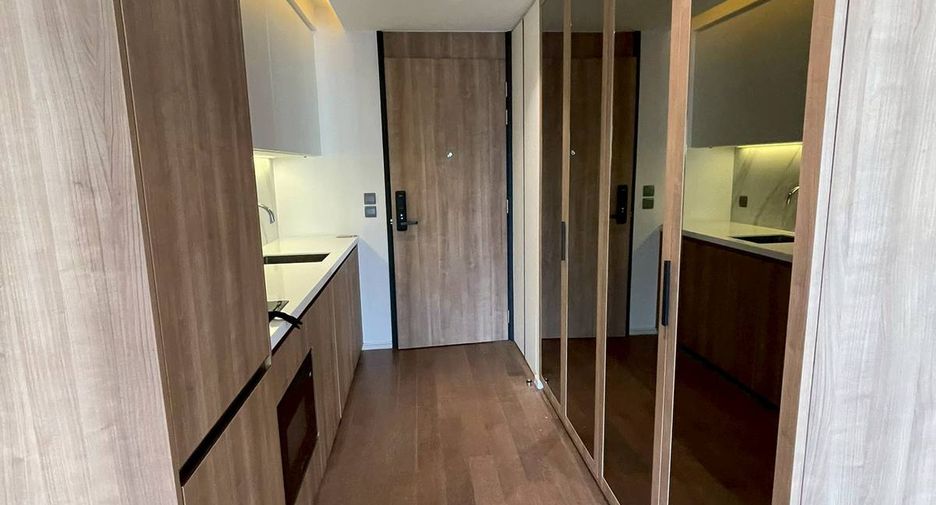 For rent 1 bed condo in Khlong Toei, Bangkok