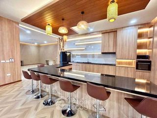 Casa en alquiler de 5 habitaciones en Bang Lamung, Chonburi