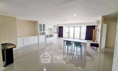 À louer 3 chambres condo à Watthana, Bangkok
