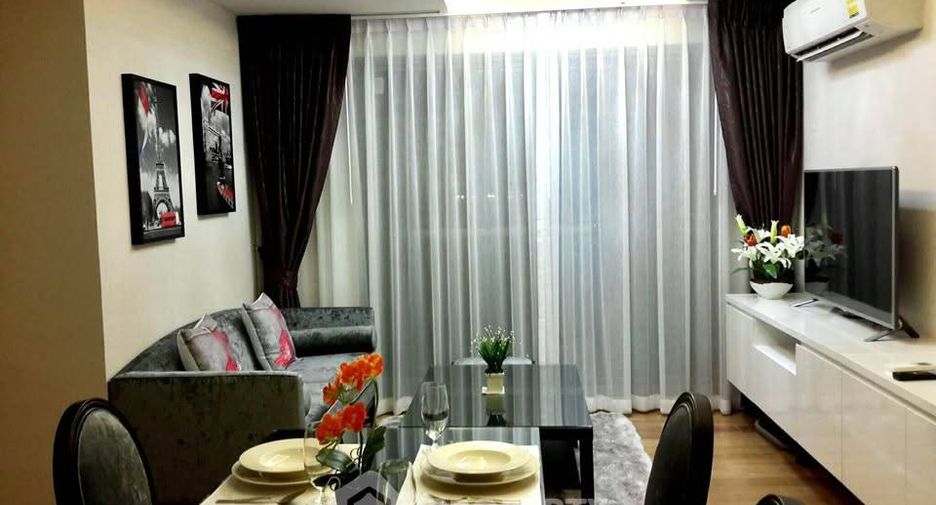 For rent 2 bedrooms condo in Watthana, Bangkok