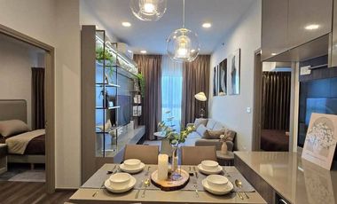 À louer 2 chambres condo à Huai Khwang, Bangkok