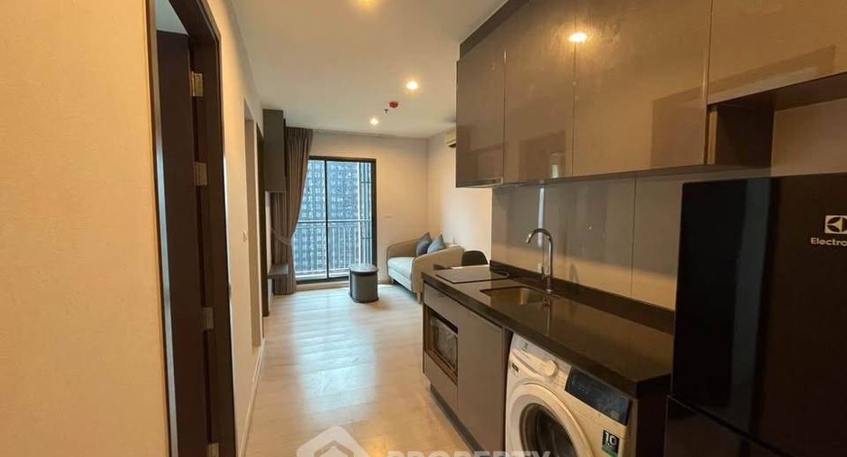 À louer 2 chambres condo à Huai Khwang, Bangkok