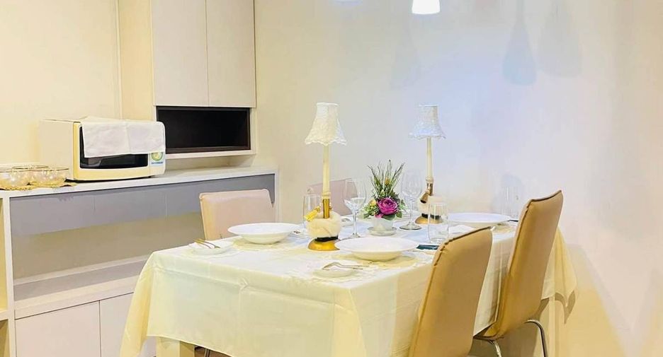 Condo en alquiler de 2 habitaciones en Phra Khanong, Bangkok