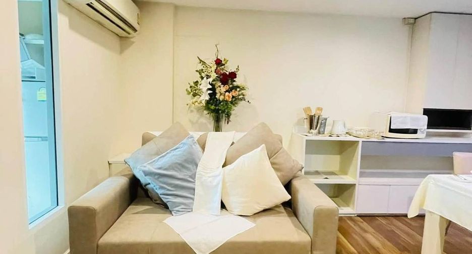 Condo en alquiler de 2 habitaciones en Phra Khanong, Bangkok