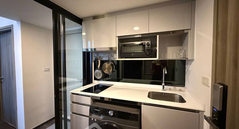 For rent 2 bedrooms condo in Chatuchak, Bangkok
