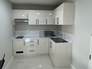 Wohnung zur Miete mit 2 Zimmer in Bang Rak, Bangkok
