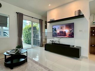出租 2 卧室 联排别墅 在 Bang Phli, Samut Prakan