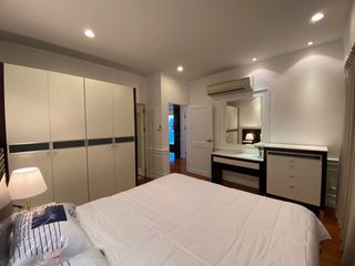 Condo en alquiler de 2 habitaciones en Yan Nawa, Bangkok