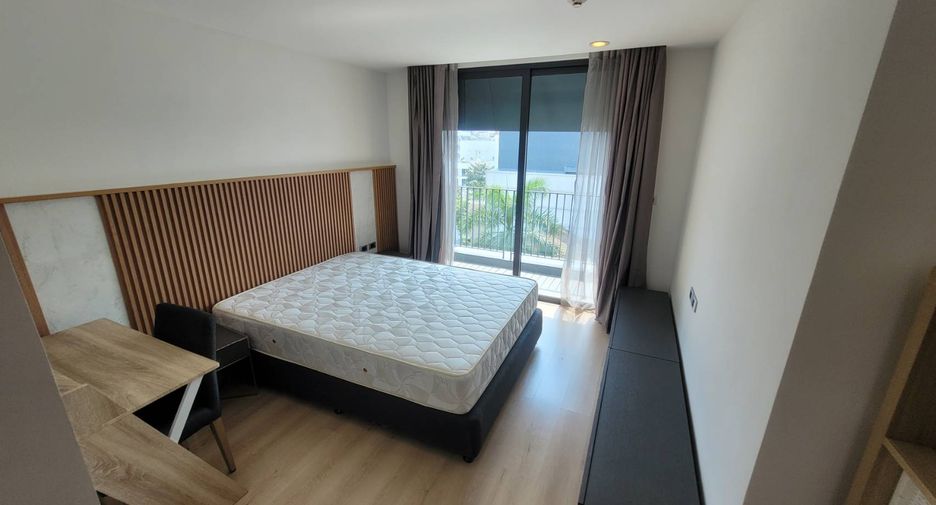 For rent 3 bedrooms condo in Watthana, Bangkok