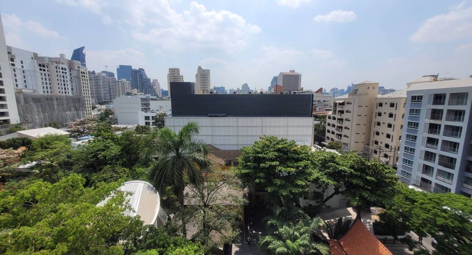 For rent 3 bedrooms condo in Watthana, Bangkok