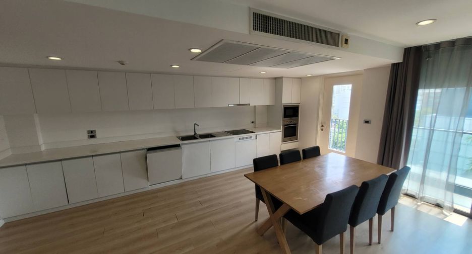 For rent 3 bedrooms condo in Watthana, Bangkok