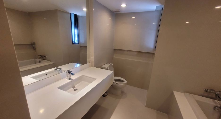 For rent 3 bedrooms condo in Watthana, Bangkok