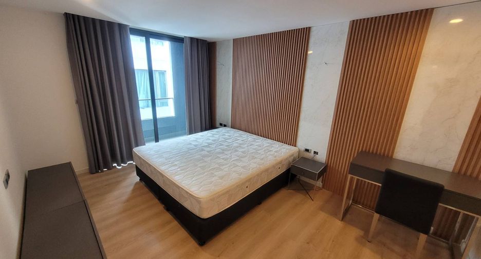 For rent 3 bedrooms condo in Watthana, Bangkok