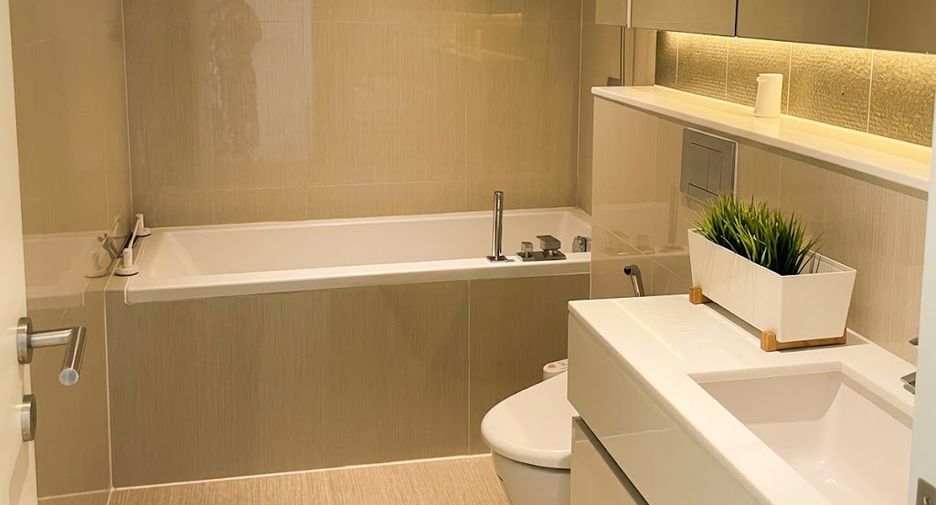 For rent 2 bedrooms condo in Watthana, Bangkok
