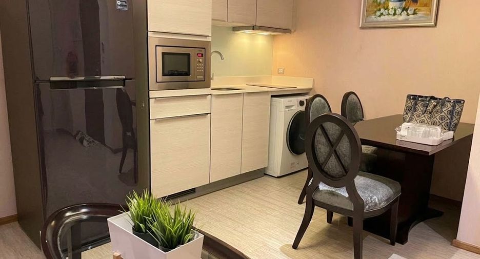 For rent 2 bedrooms condo in Watthana, Bangkok