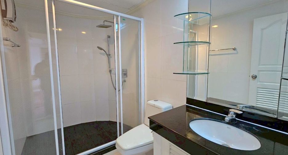 Wohnung zur Miete mit 3 Zimmer in Khlong Toei, Bangkok