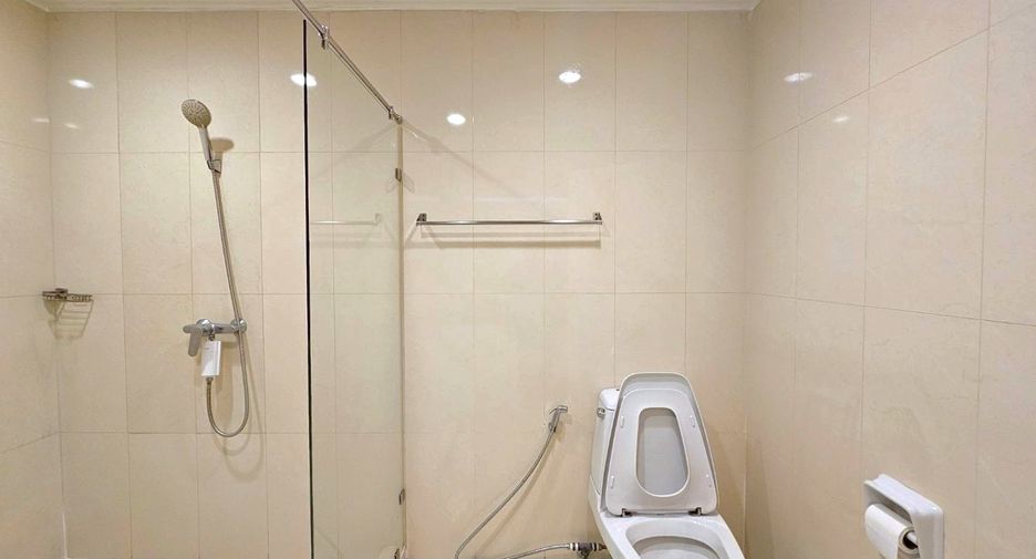 Wohnung zur Miete mit 3 Zimmer in Khlong Toei, Bangkok