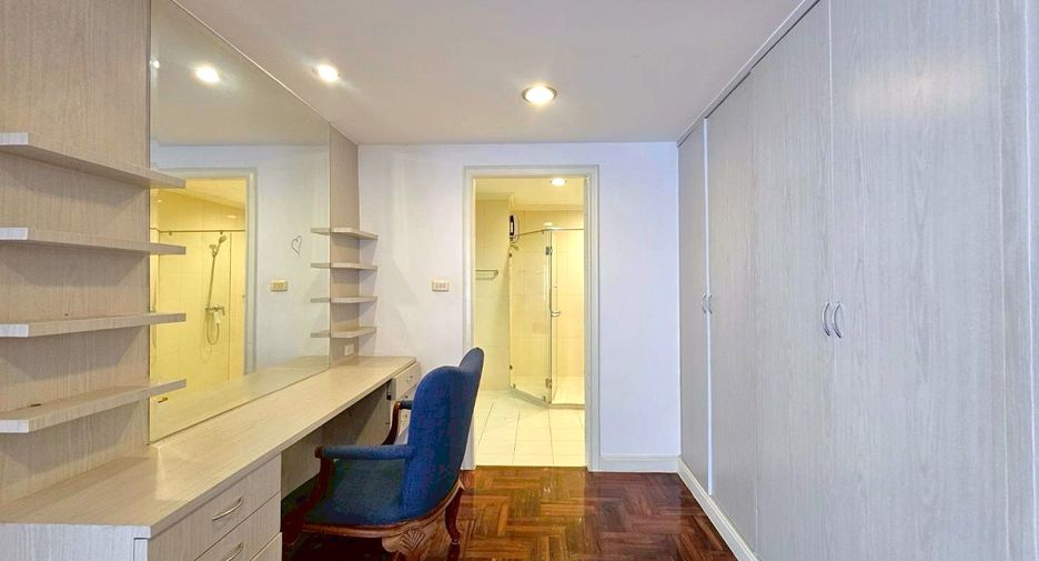 Wohnung zur Miete mit 3 Zimmer in Khlong Toei, Bangkok
