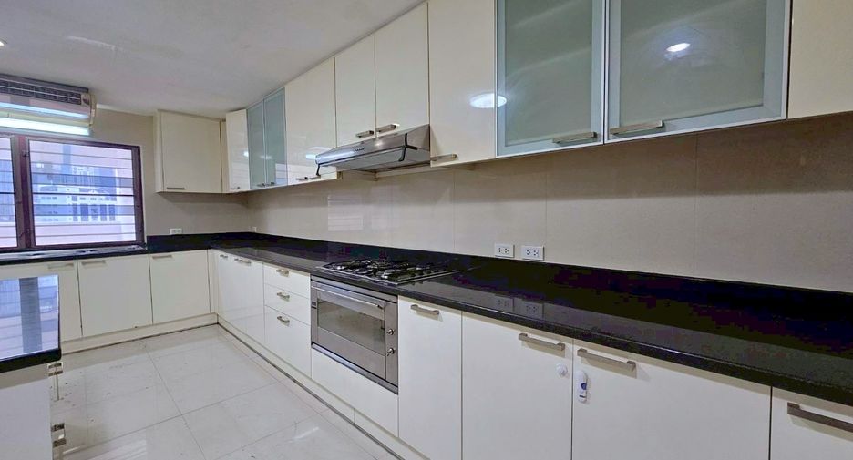 Wohnung zur Miete mit 3 Zimmer in Khlong Toei, Bangkok