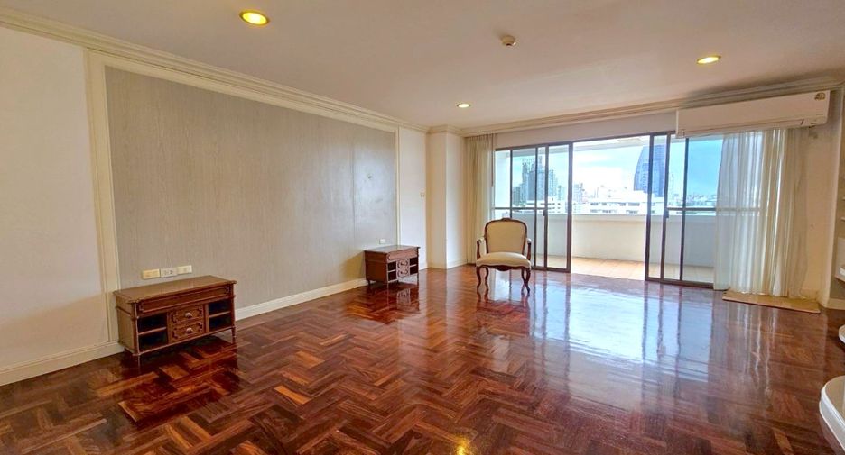 Wohnung zur Miete mit 3 Zimmer in Khlong Toei, Bangkok