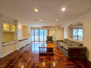 Wohnung zur Miete mit 3 Zimmer in Khlong Toei, Bangkok