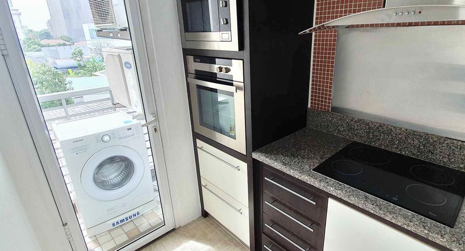 For rent 2 bedrooms condo in Watthana, Bangkok