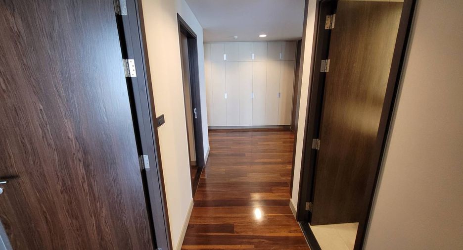 Wohnung zur Miete mit 3 Zimmer in Khlong Toei, Bangkok