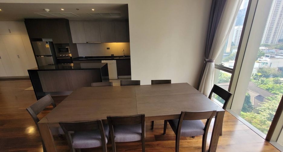 Wohnung zur Miete mit 3 Zimmer in Khlong Toei, Bangkok