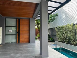 出租 和 出售 5 卧室 独立屋 在 Watthana, 曼谷